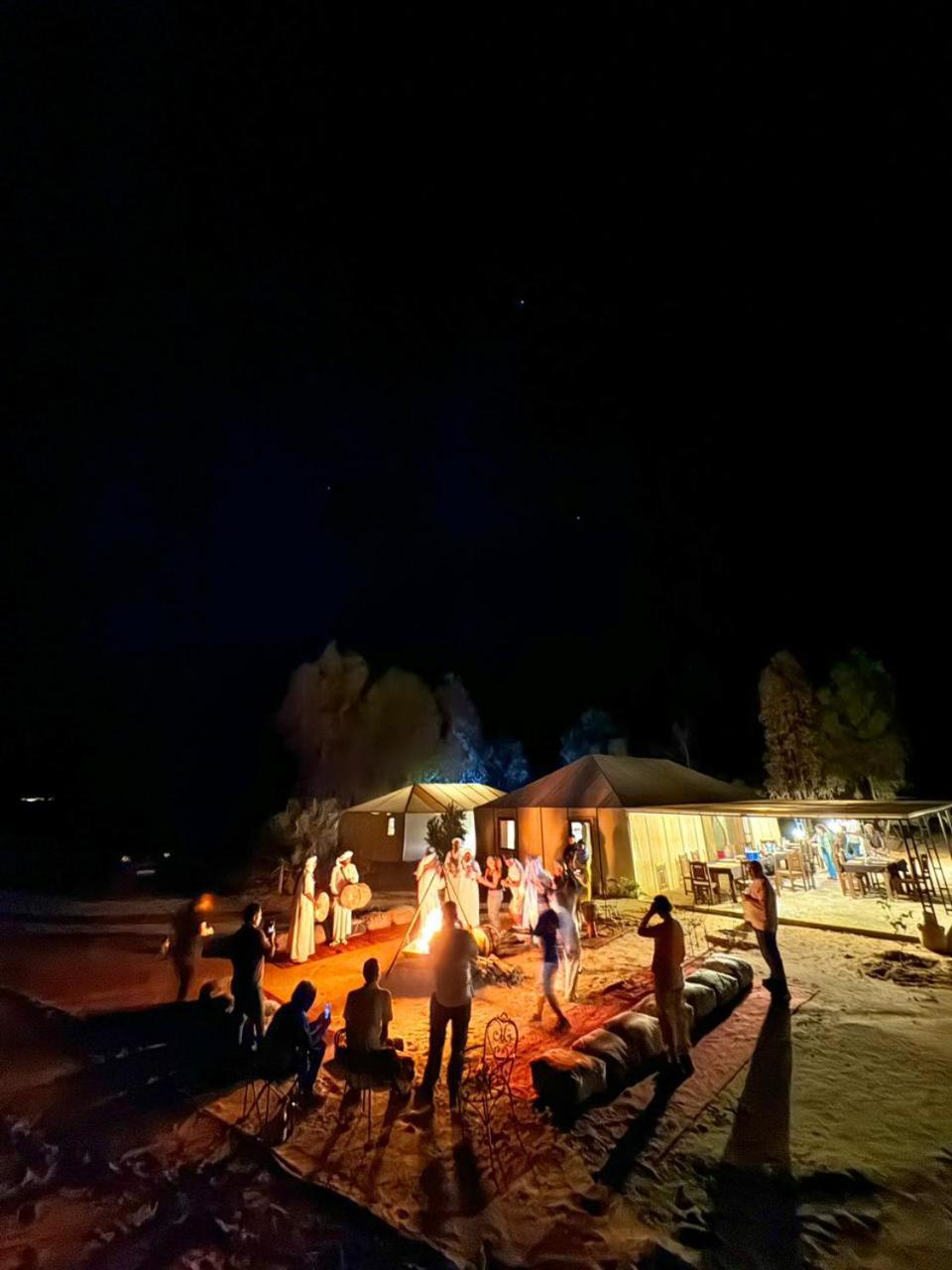 Sahara Vibes Luxury Camp Villa Merzouga Bagian luar foto